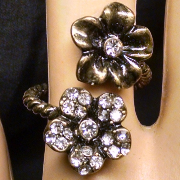 Vintage Antique Style Flowers Rhinestones Ring